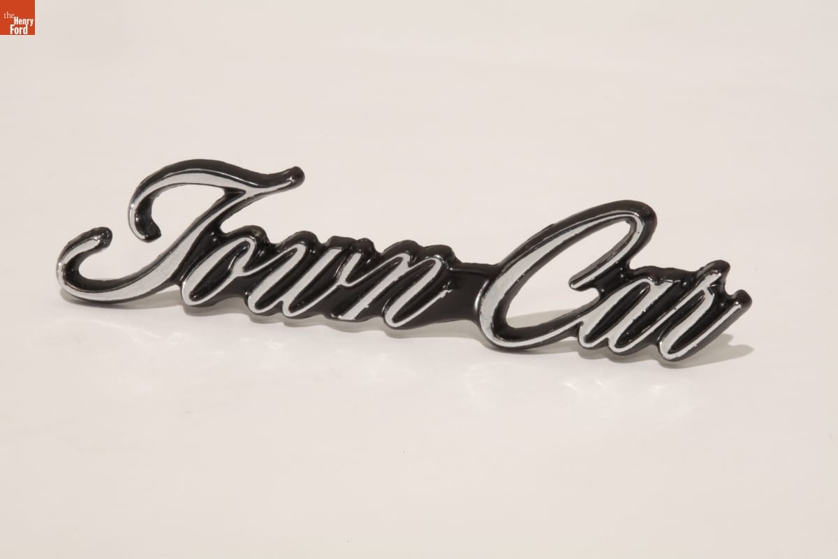 Lincoln Town Car Nameplate, 1981-1984