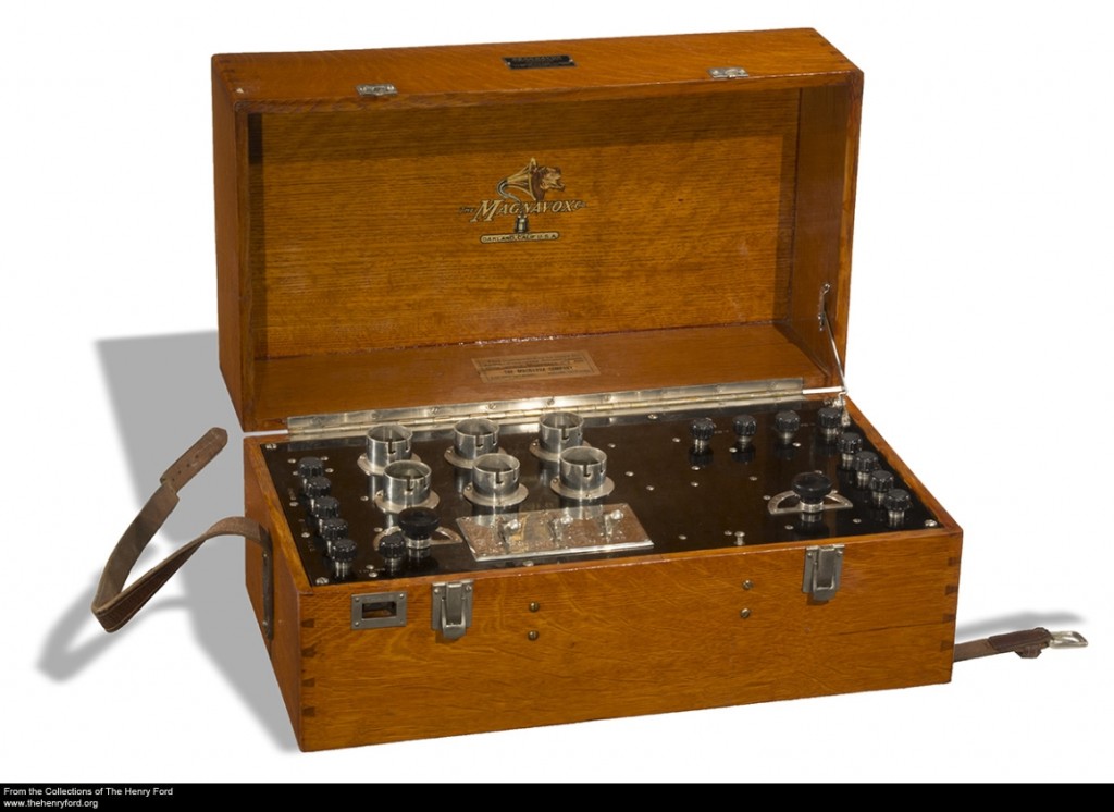 bakelite-magnavox