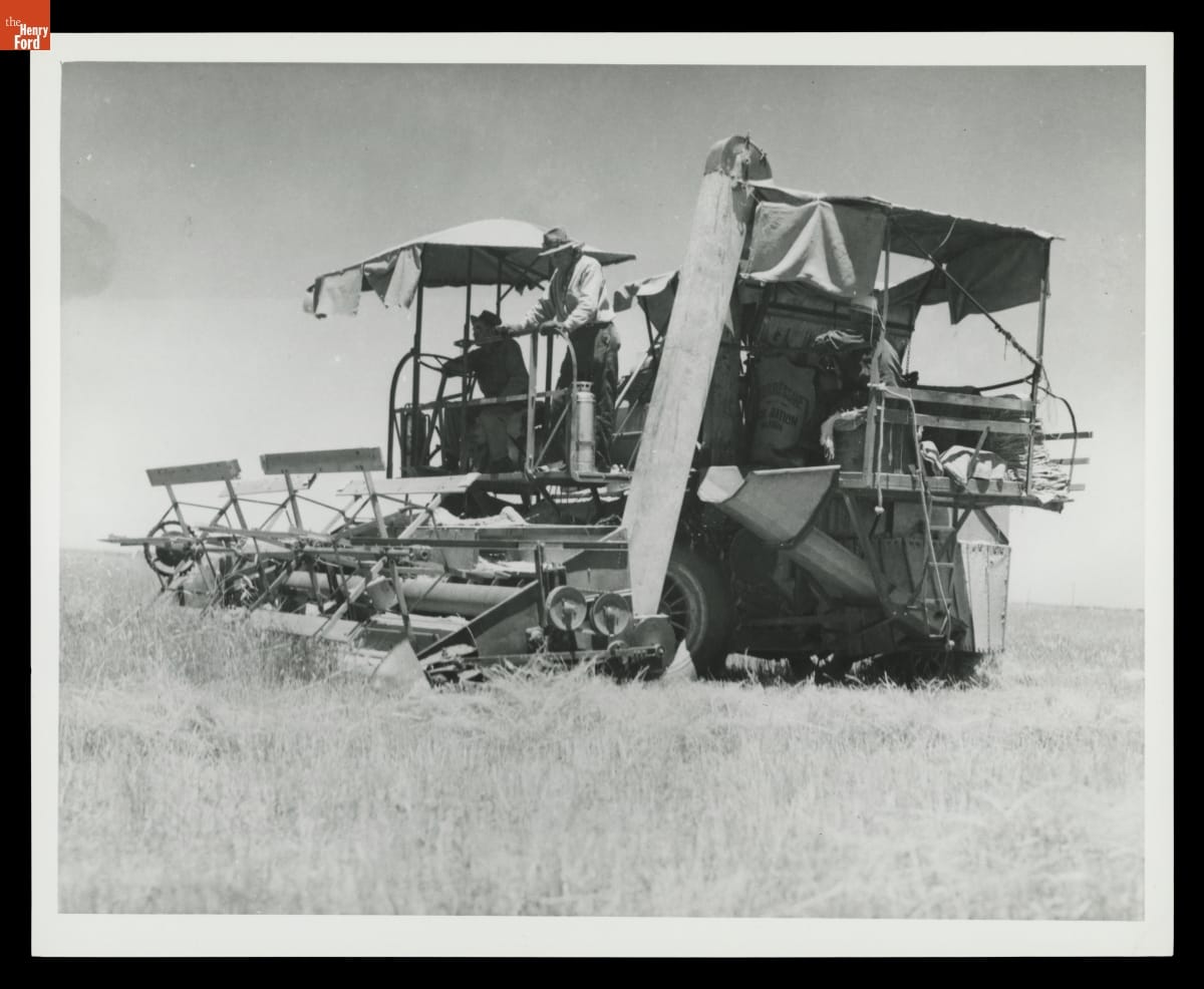 thf702849 Massey-Harris Model 20 Self-Propelled Combine in Use